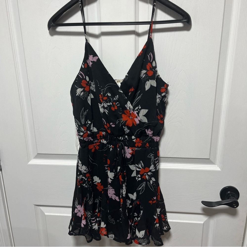 NWT Miami Women’s Black Sleeveless Floral Top Sz S lined 
Tagged $44 USD